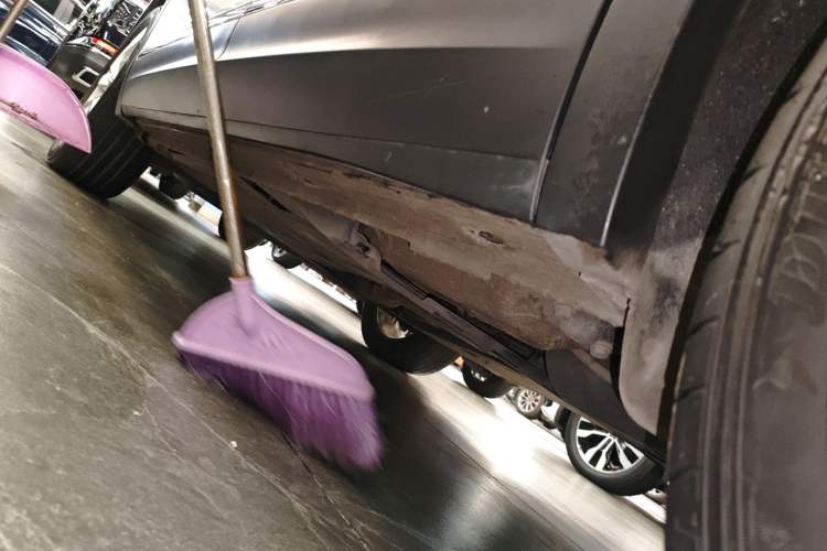 Used Volkswagen Tayron 2020 380TSI Four-Wheel Drive Luxury Connect Pro Edition Left Side Sill