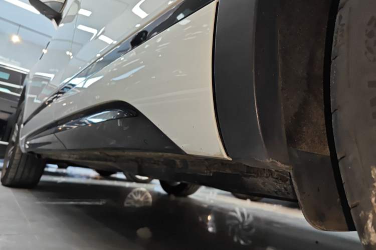 Used Volkswagen Tayron 2020 380TSI All-Wheel Drive R-Line Connected Version Left Side Sill
