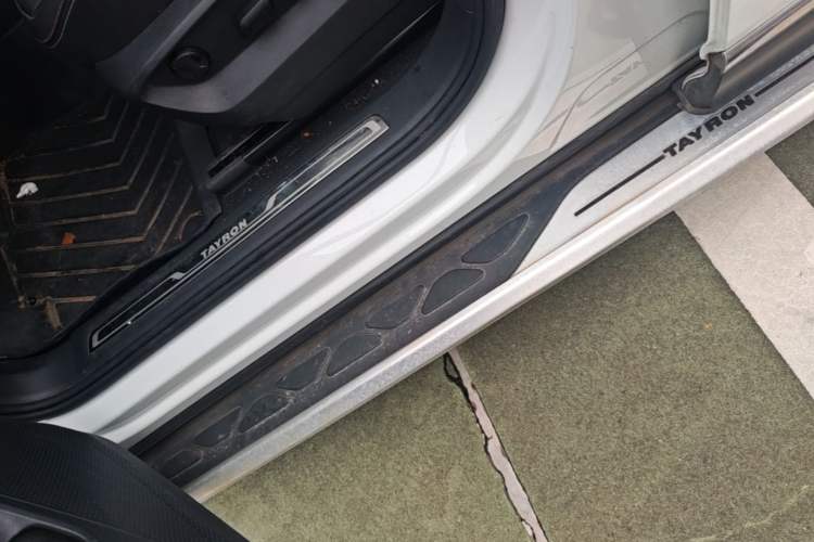 Used Volkswagen Tayron 2020 330TSI Two-Wheel Drive Luxury Smart Connectivity Version Left Side Sill