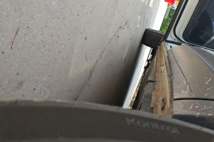 Used Volkswagen Tayron 2020 330TSI Two-Wheel Drive Luxury Smart Connectivity Version Left Side Sill