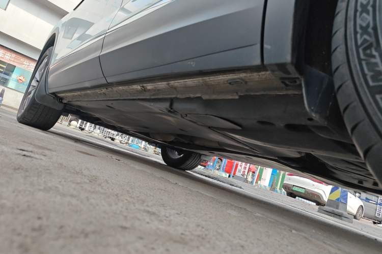 Used Volkswagen Tayron 2020 330TSI Two-Wheel Drive Luxury Smart Connectivity Version Left Side Sill
