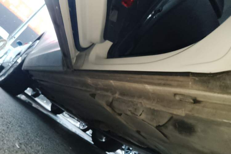 Used Volkswagen Tayron 2020 380TSI Four-Wheel Drive Luxury Connect Pro Edition Left Side Sill