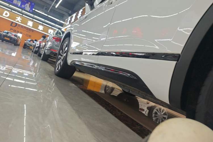 Used Volkswagen Tayron 2020 380TSI All-Wheel Drive R-Line Connected Version Left Side Sill