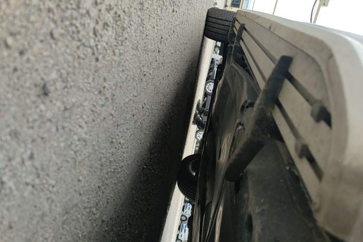 Used Volkswagen Tayron 2020 330TSI Two-Wheel Drive Luxury Smart Connectivity Version Left Side Sill
