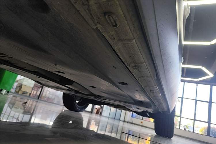 Used Volkswagen Tayron 2020 330TSI Two-Wheel Drive Luxury Smart Connectivity Version Left Side Sill