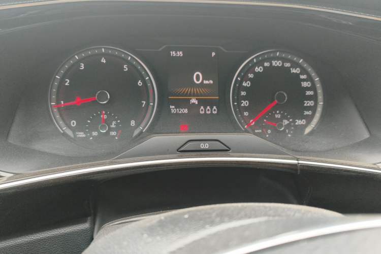 Used Volkswagen Tayron 2020 330TSI Two-Wheel Drive Luxury Smart Connectivity Version Odometer Close Up