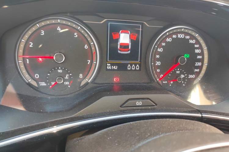 Used Volkswagen Tayron 2020 330TSI Two-Wheel Drive Luxury Smart Connectivity Version Odometer Close Up