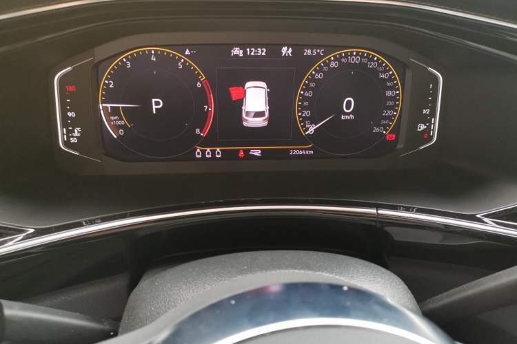 Used Volkswagen Tayron 2020 380TSI All-Wheel Drive R-Line Connected Version Odometer Close Up