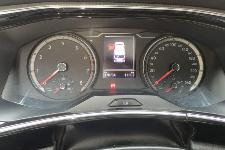 Used Volkswagen Tayron 2020 330TSI Two-Wheel Drive Luxury Smart Connectivity Version Odometer Close Up