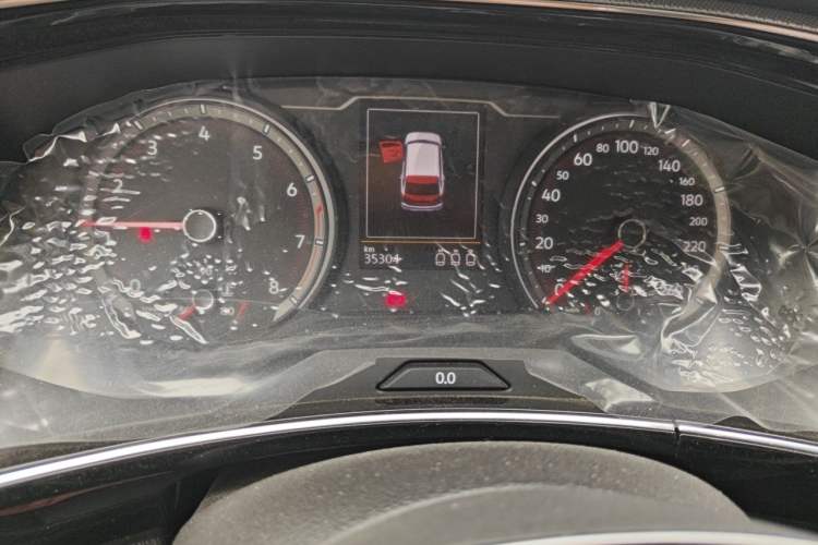 Used Volkswagen Tayron 2020 280TSI Two-Wheel Drive Luxury Connect Edition Odometer Close Up