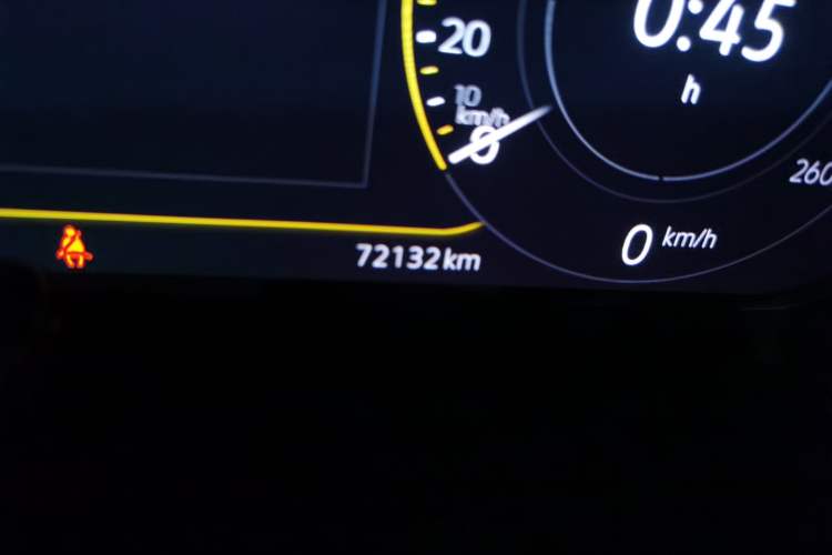 Used Volkswagen Tayron 2020 330TSI Two-Wheel Drive Luxury Connected Pro Edition Odometer Close Up
