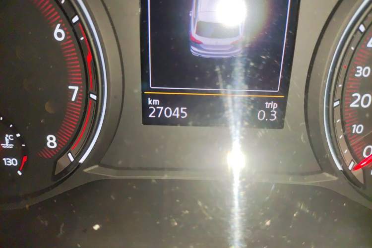 Used Volkswagen Tayron 2020 330TSI Two-Wheel Drive Luxury Smart Connectivity Version Odometer Close Up