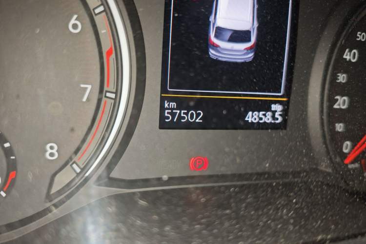 Used Volkswagen Tayron 2020 330TSI Two-Wheel Drive Luxury Smart Connectivity Version Odometer Close Up