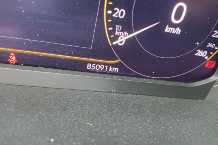 Used Volkswagen Tayron 2020 330TSI Two-Wheel Drive Luxury Connected Pro Edition Odometer Close Up