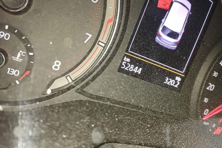 Used Volkswagen Tayron 2020 330TSI Two-Wheel Drive Luxury Smart Connectivity Version Odometer Close Up
