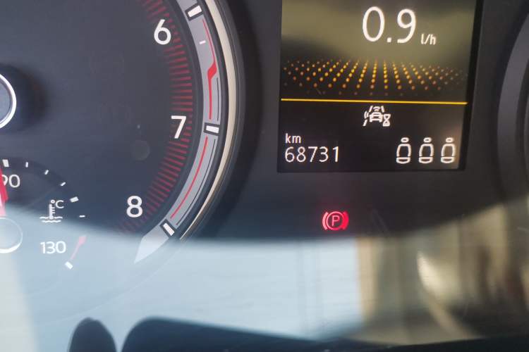 Used Volkswagen Tayron 2020 330TSI Two-Wheel Drive Luxury Smart Connectivity Version Odometer Close Up
