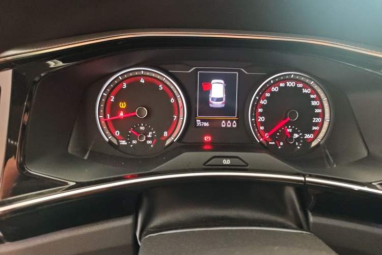 Used Volkswagen Tayron 2020 330TSI Two-Wheel Drive Luxury Smart Connectivity Version Odometer Close Up