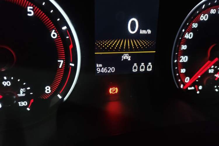Used Volkswagen Tayron 2020 330TSI Two-Wheel Drive Luxury Smart Connectivity Version Odometer Close Up