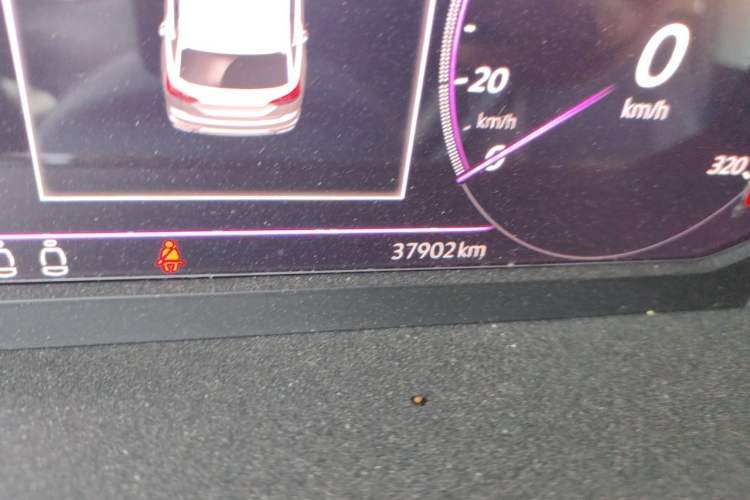 Used Volkswagen Tayron 2020 330TSI Two-Wheel Drive Luxury Connected Pro Edition Odometer Close Up