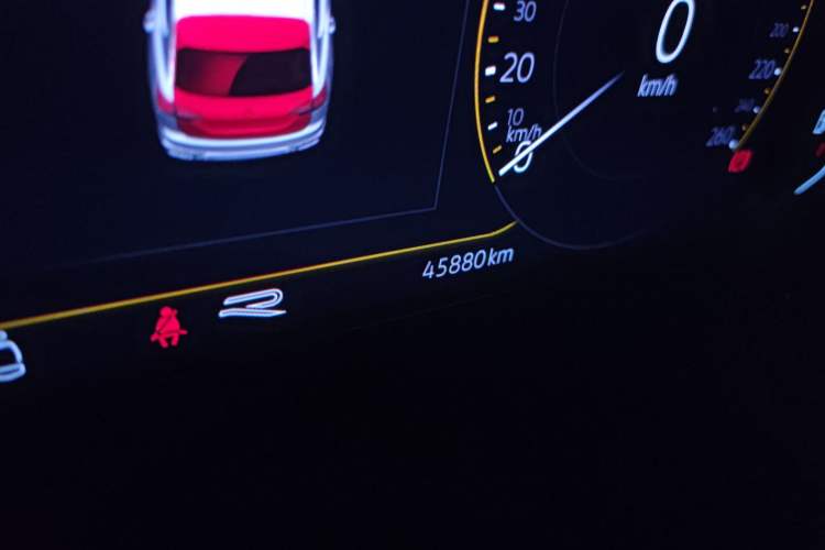 Used Volkswagen Tayron 2020 380TSI All-Wheel Drive R-Line Connected Version Odometer Close Up
