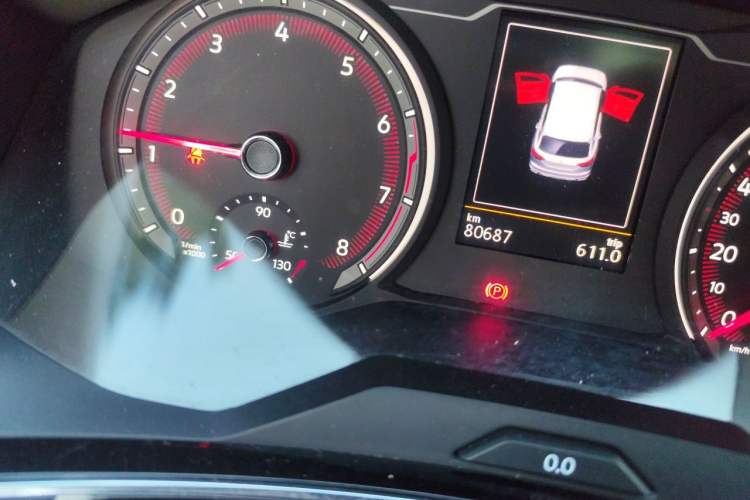 Used Volkswagen Tayron 2020 330TSI Two-Wheel Drive Luxury Smart Connectivity Version Odometer Close Up