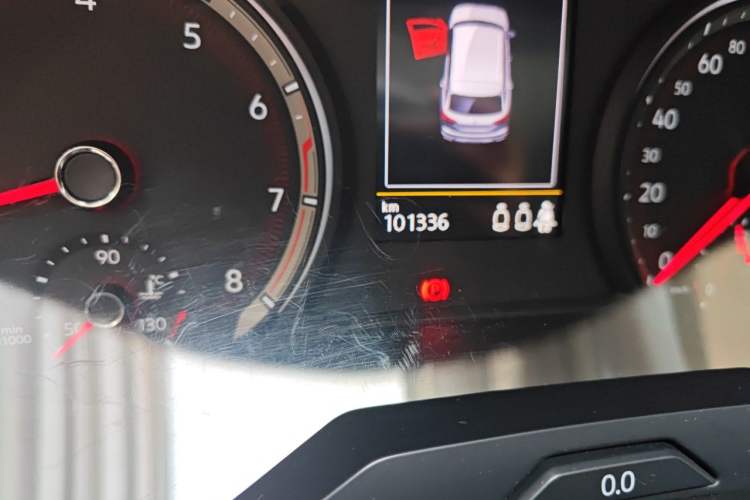 Used Volkswagen Tayron 2020 280TSI Two-Wheel Drive Luxury Connect Edition Odometer Close Up