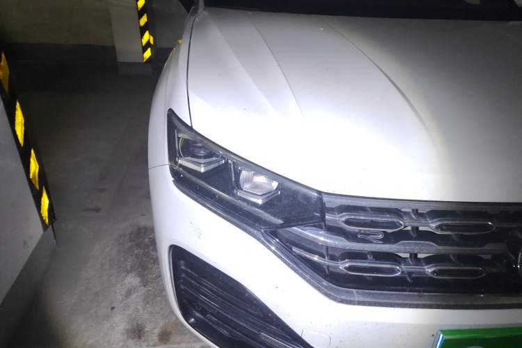 Used Volkswagen Tayron 2020 380TSI All-Wheel Drive R-Line Connected Version Right Front Headlight