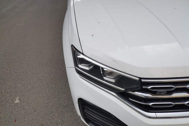Used Volkswagen Tayron 2020 380TSI All-Wheel Drive R-Line Connected Version Right Front Headlight