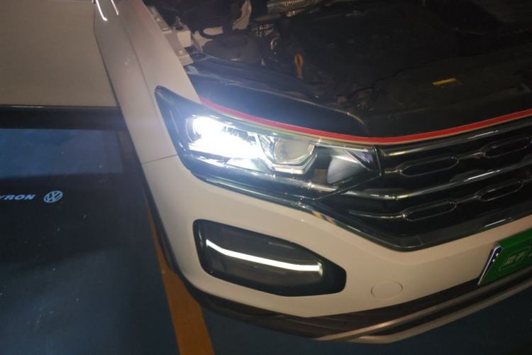 Used Volkswagen Tayron 2020 330TSI Two-Wheel Drive Luxury Smart Connectivity Version Right Front Headlight