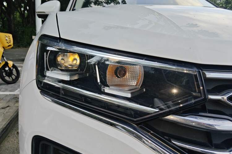Used Volkswagen Tayron 2020 330TSI Two-Wheel Drive Luxury Smart Connectivity Version Right Front Headlight
