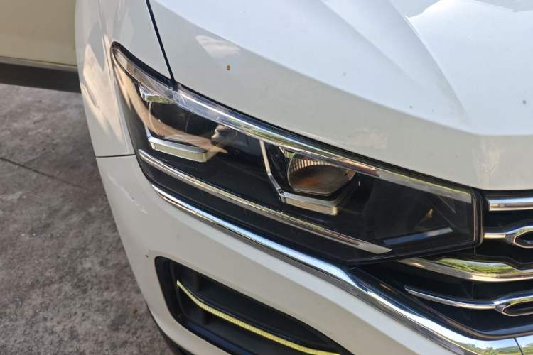 Used Volkswagen Tayron 2020 330TSI Two-Wheel Drive Luxury Smart Connectivity Version Right Front Headlight
