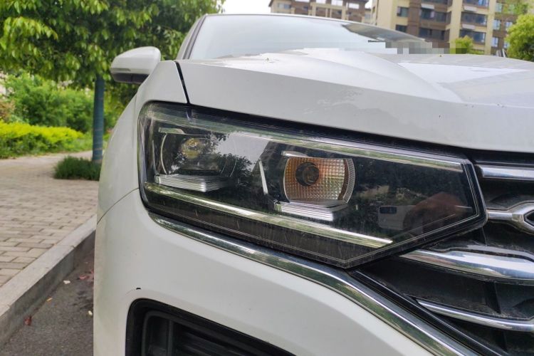 Used Volkswagen Tayron 2020 330TSI Two-Wheel Drive Luxury Smart Connectivity Version Right Front Headlight