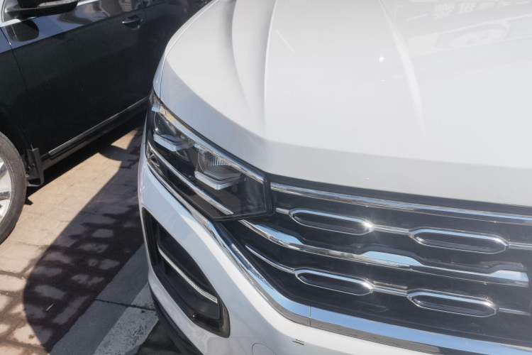 Used Volkswagen Tayron 2020 330TSI Two-Wheel Drive Luxury Smart Connectivity Version Right Front Headlight