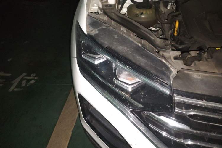 Used Volkswagen Tayron 2020 330TSI Two-Wheel Drive Luxury Smart Connectivity Version Right Front Headlight