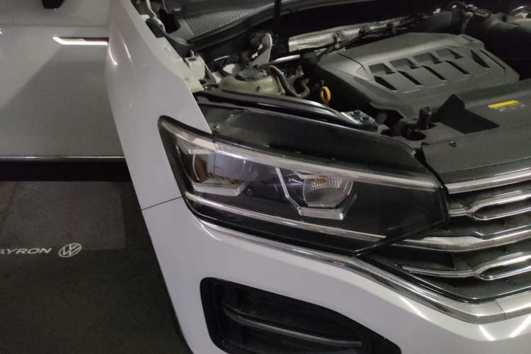 Used Volkswagen Tayron 2020 330TSI Two-Wheel Drive Luxury Smart Connectivity Version Right Front Headlight