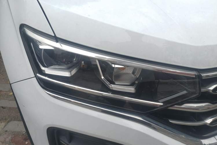 Used Volkswagen Tayron 2020 330TSI Two-Wheel Drive Luxury Smart Connectivity Version Right Front Headlight