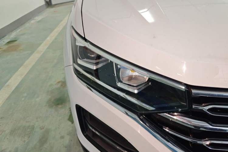 Used Volkswagen Tayron 2020 330TSI Two-Wheel Drive Luxury Smart Connectivity Version Right Front Headlight