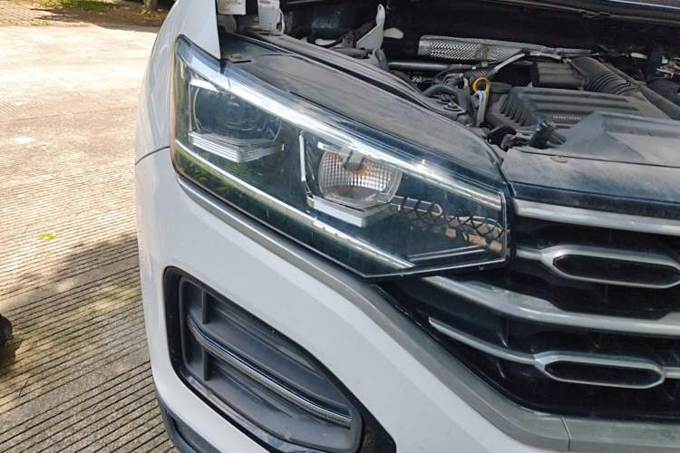 Used Volkswagen Tayron 2020 280TSI Two-Wheel Drive Luxury Connect Edition Right Front Headlight