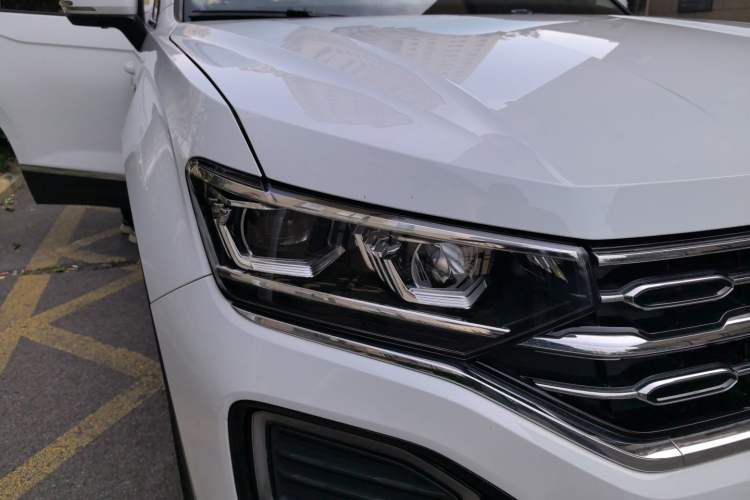 Used Volkswagen Tayron 2020 330TSI Two-Wheel Drive Luxury Connected Pro Edition Right Front Headlight