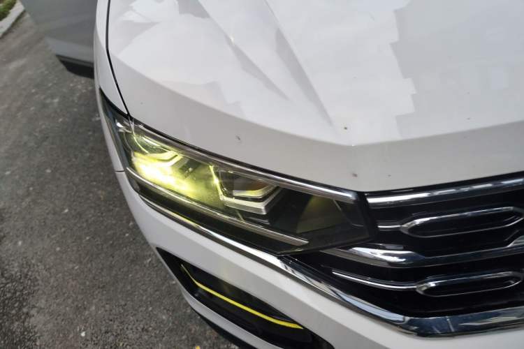 Used Volkswagen Tayron 2020 330TSI Two-Wheel Drive Luxury Smart Connectivity Version Right Front Headlight