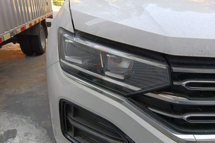 Used Volkswagen Tayron 2020 280TSI Two-Wheel Drive Comfort Connect Edition Right Front Headlight