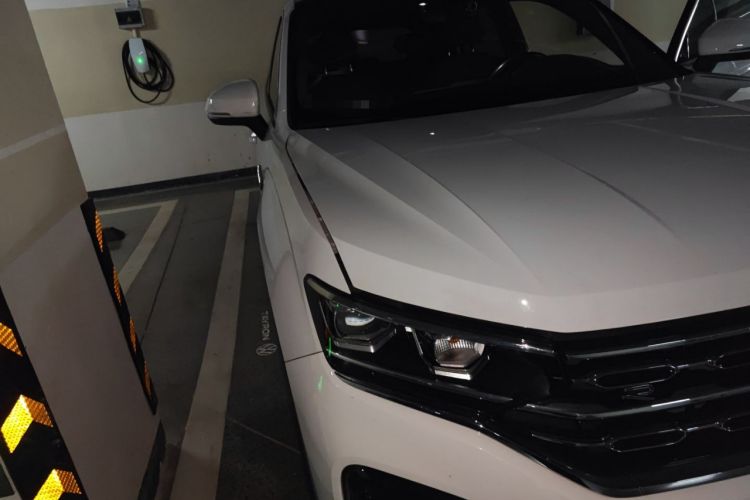 Used Volkswagen Tayron 2020 380TSI All-Wheel Drive R-Line Connected Version Right Front Headlight