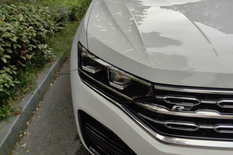 Used Volkswagen Tayron 2020 380TSI All-Wheel Drive R-Line Connected Version Right Front Headlight