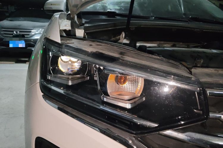 Used Volkswagen Tayron 2020 330TSI Two-Wheel Drive Luxury Smart Connectivity Version Right Front Headlight