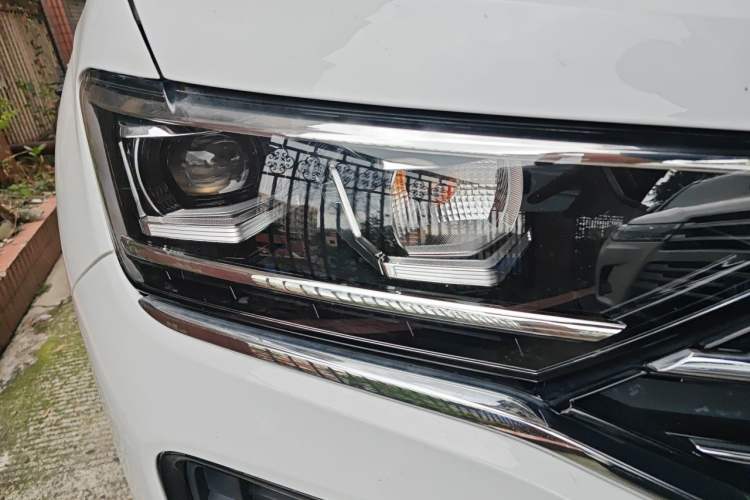 Used Volkswagen Tayron 2020 280TSI Two-Wheel Drive Luxury Connect Edition Right Front Headlight