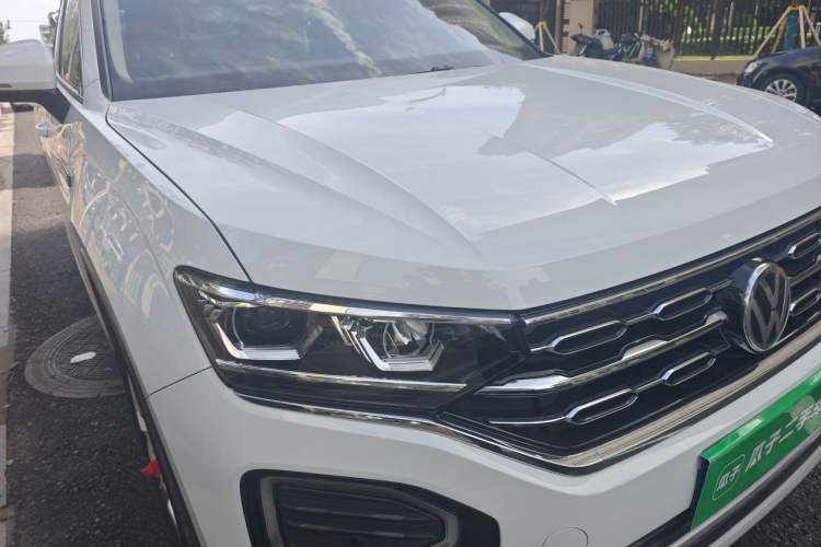 Used Volkswagen Tayron 2020 330TSI Two-Wheel Drive Luxury Connected Pro Edition Right Front Headlight