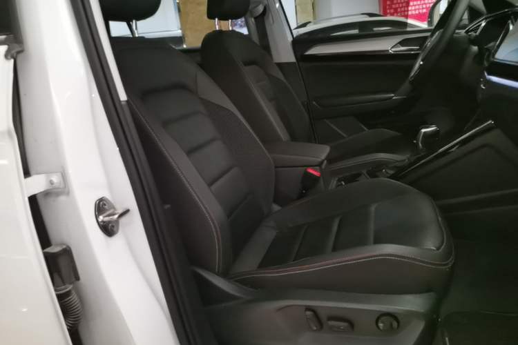Used Volkswagen Tayron 2020 330TSI Two-Wheel Drive Luxury Smart Connectivity Version Right Front Seat