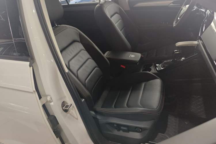 Used Volkswagen Tayron 2020 330TSI Two-Wheel Drive Luxury Smart Connectivity Version Right Front Seat