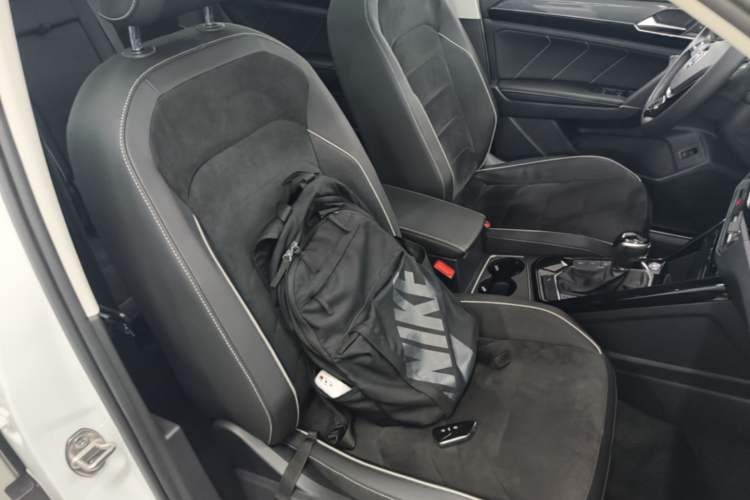 Used Volkswagen Tayron 2020 330TSI Two-Wheel Drive Luxury Smart Connectivity Version Right Front Seat