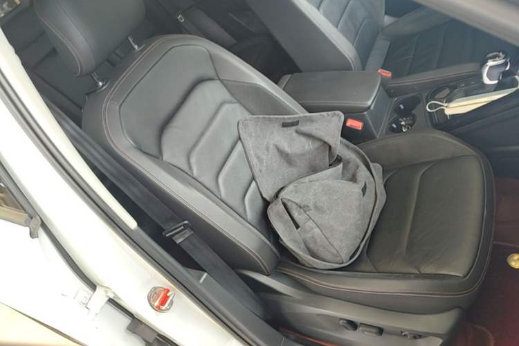 Used Volkswagen Tayron 2020 330TSI Two-Wheel Drive Luxury Smart Connectivity Version Right Front Seat